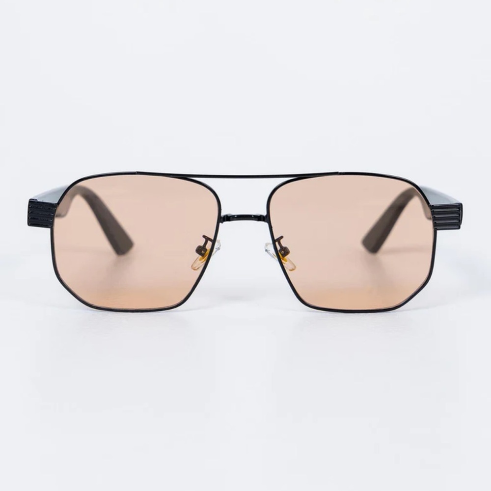 ISO Princess Polly Mciver Avaitors✨ !!